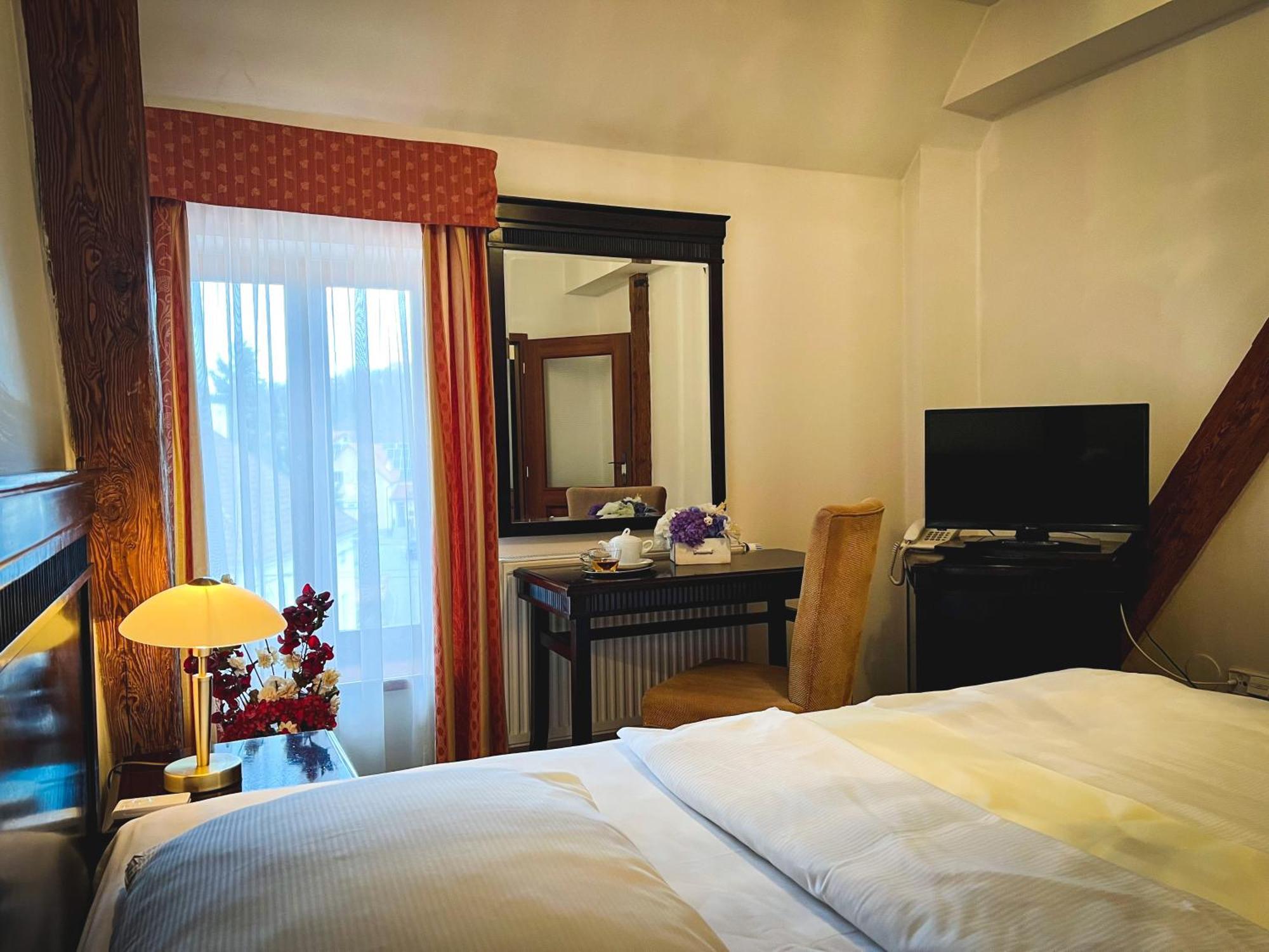 Hotel U Zeleneho Stromu Nepomuk ภายนอก รูปภาพ
