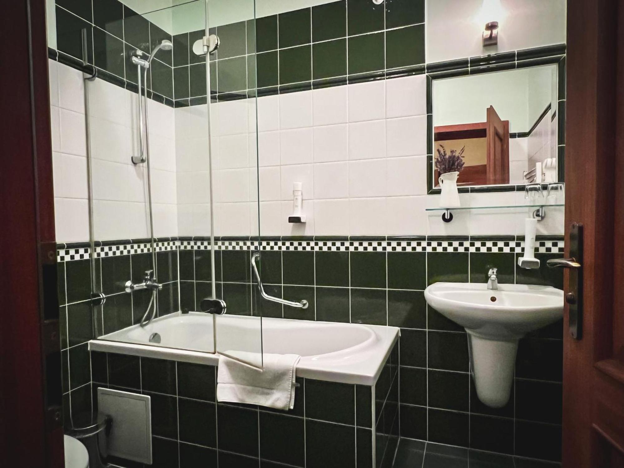 Hotel U Zeleneho Stromu Nepomuk ภายนอก รูปภาพ