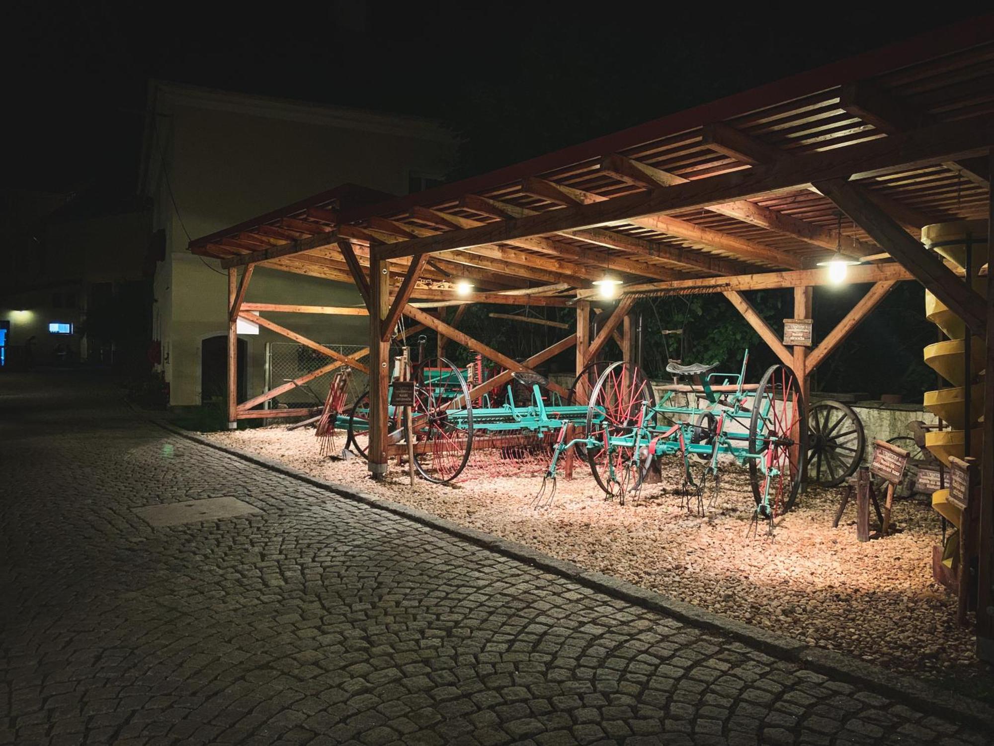 Hotel U Zeleneho Stromu Nepomuk ภายนอก รูปภาพ