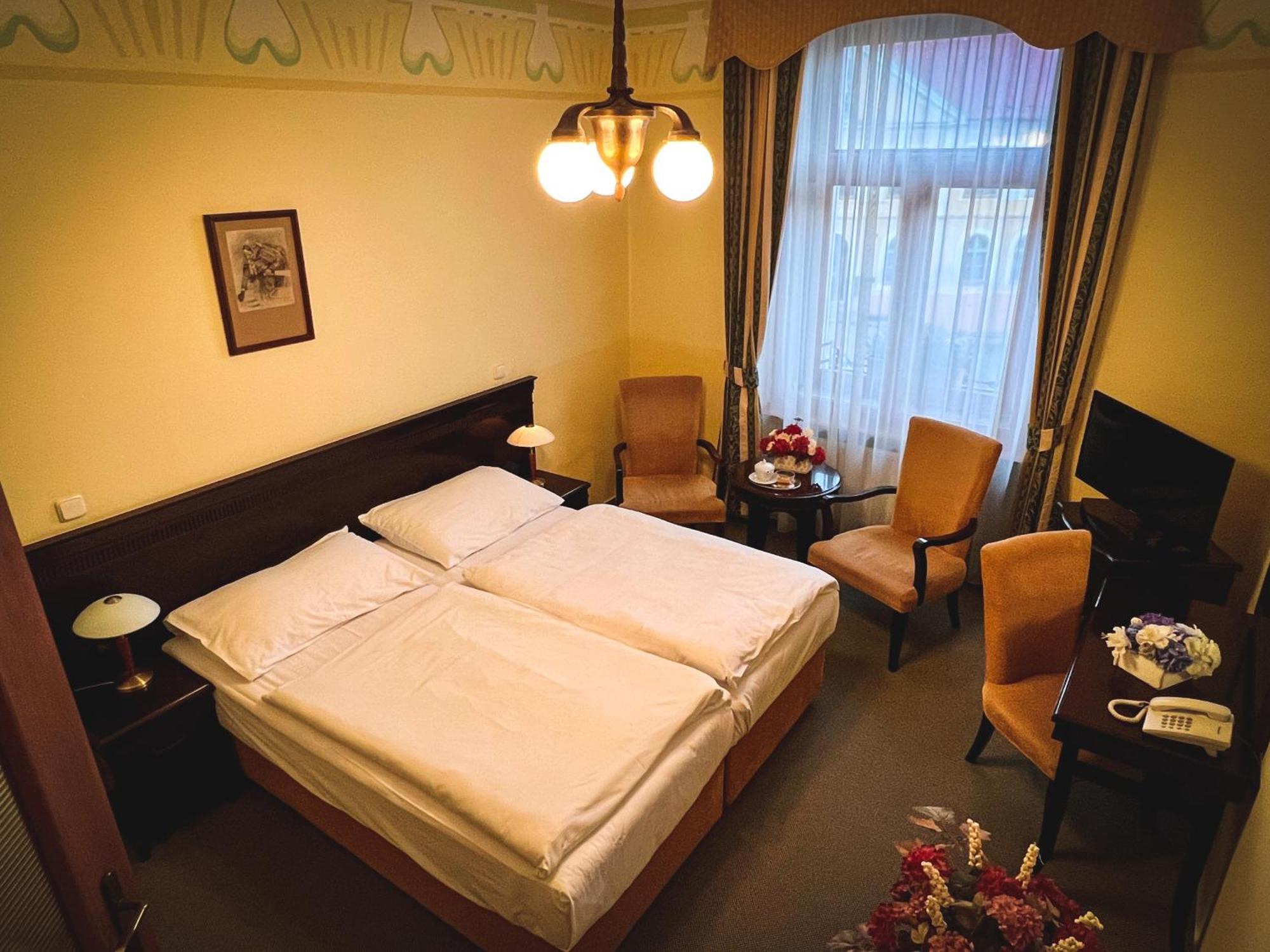Hotel U Zeleneho Stromu Nepomuk ภายนอก รูปภาพ