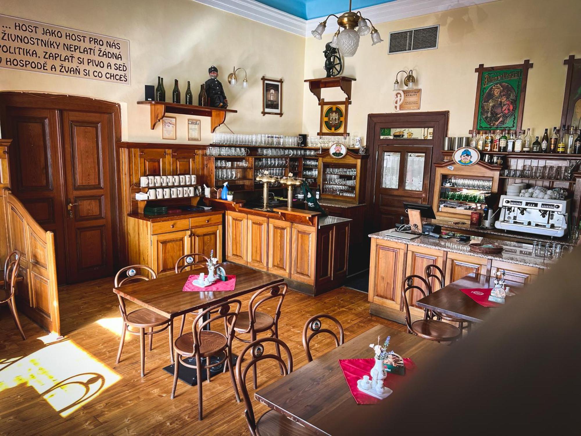 Hotel U Zeleneho Stromu Nepomuk ภายนอก รูปภาพ