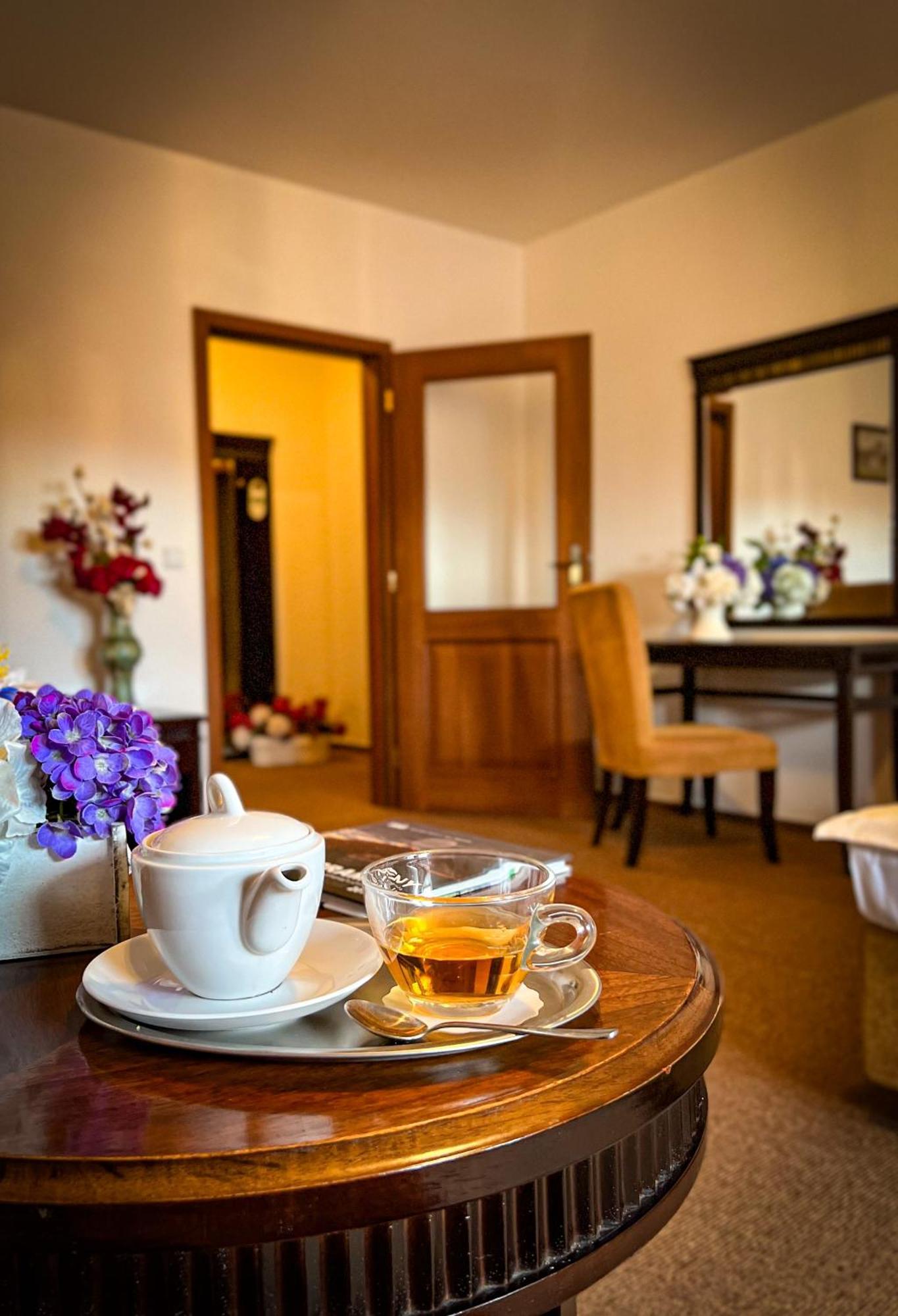 Hotel U Zeleneho Stromu Nepomuk ภายนอก รูปภาพ