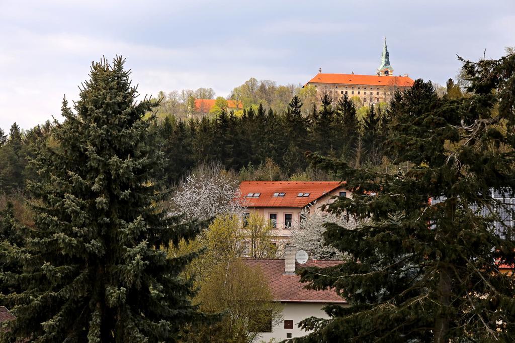 Hotel U Zeleneho Stromu Nepomuk ภายนอก รูปภาพ