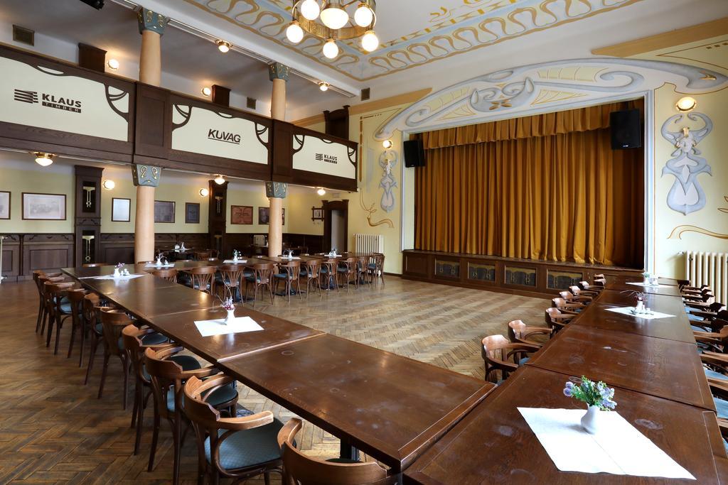 Hotel U Zeleneho Stromu Nepomuk ภายนอก รูปภาพ