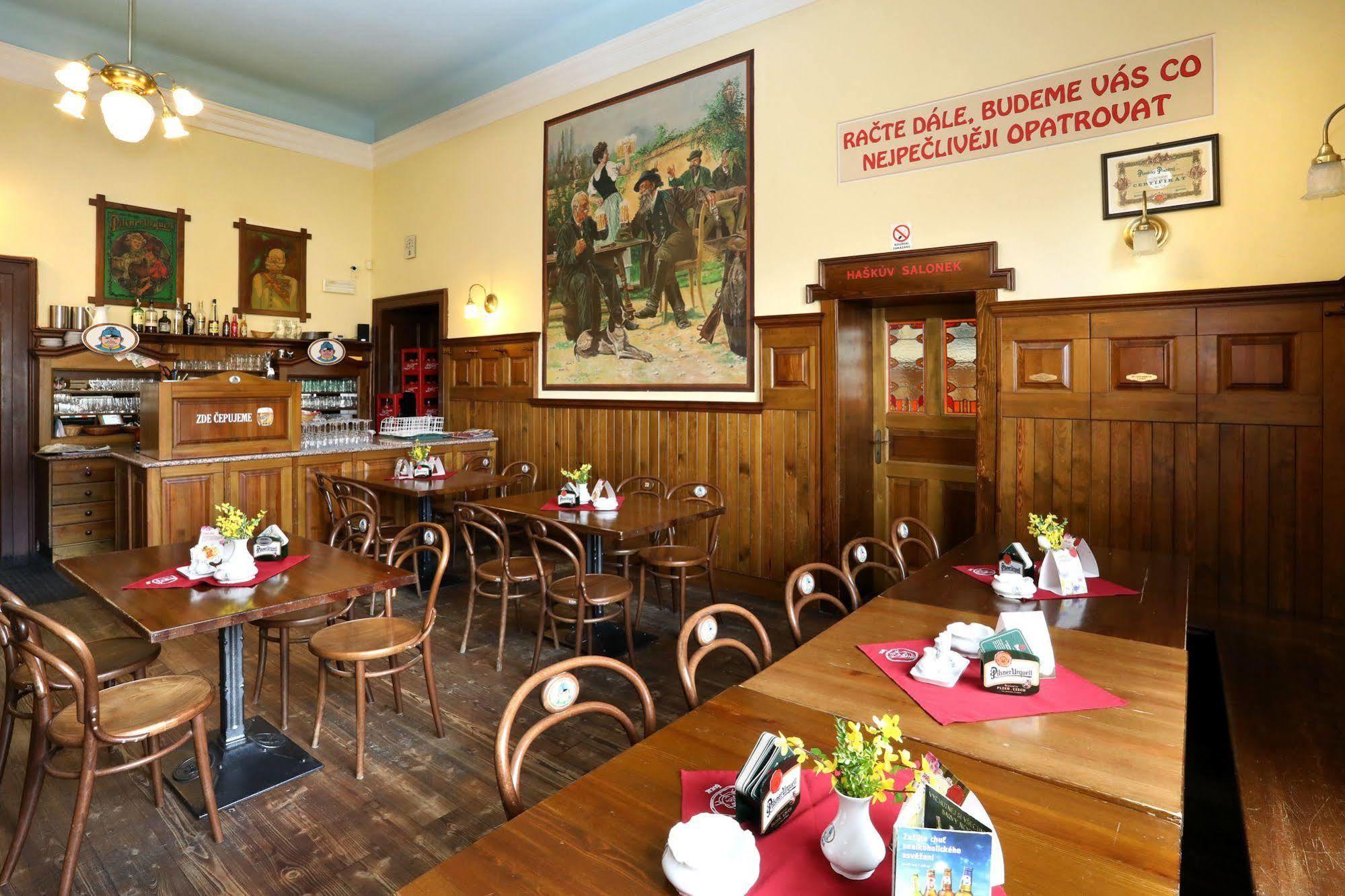 Hotel U Zeleneho Stromu Nepomuk ภายนอก รูปภาพ
