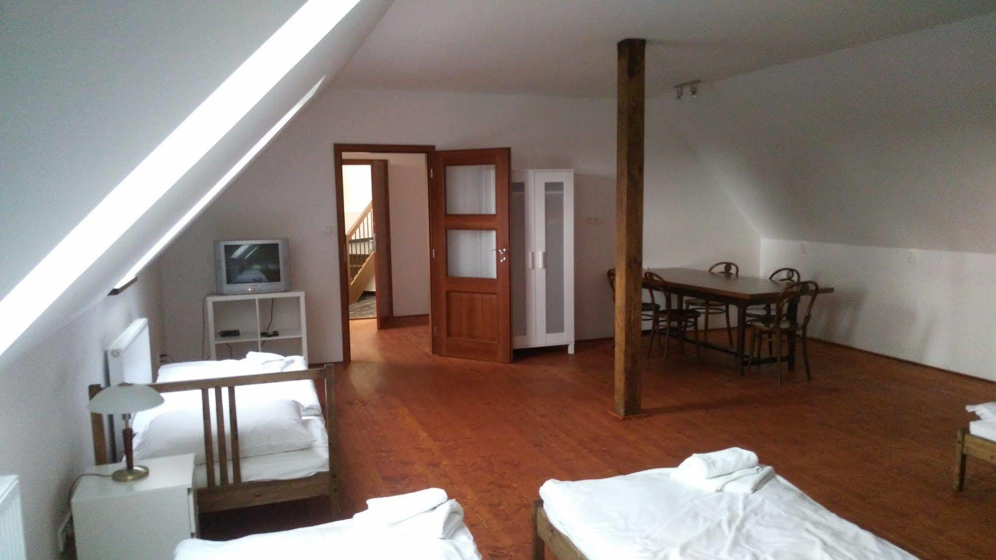 Hotel U Zeleneho Stromu Nepomuk ภายนอก รูปภาพ