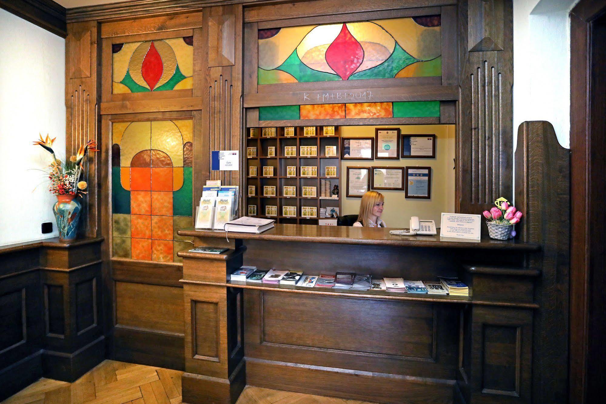 Hotel U Zeleneho Stromu Nepomuk ภายนอก รูปภาพ