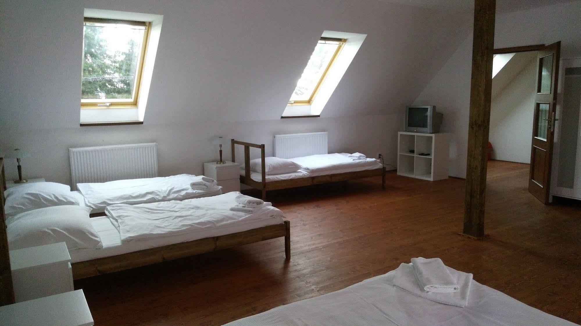 Hotel U Zeleneho Stromu Nepomuk ภายนอก รูปภาพ
